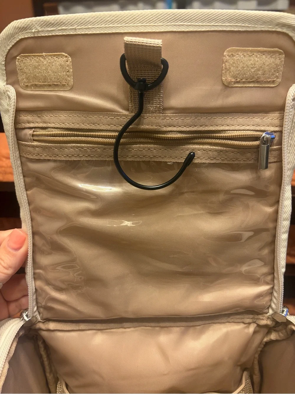 BAGSMART Quilted Cream Travel Cosmetic Bag NWOT